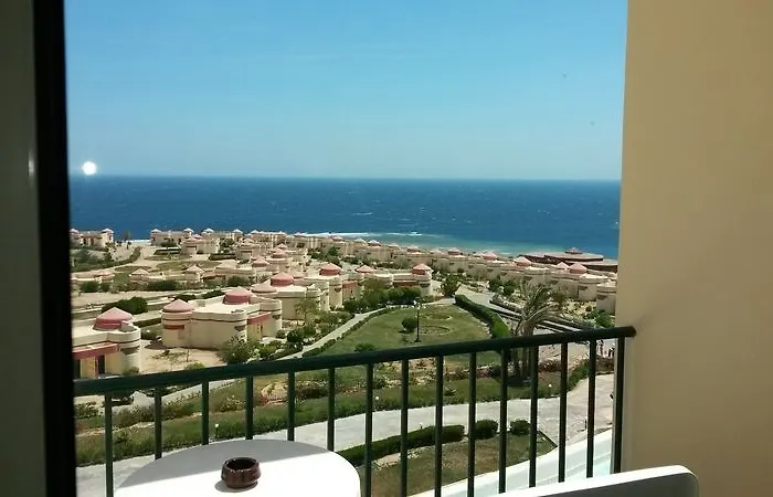 Курортный комплекс Red Sea Taj Mahal And Aqua Park 5*